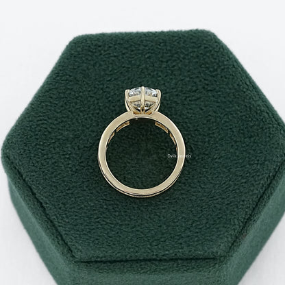 Baguette Accent Engagement Band