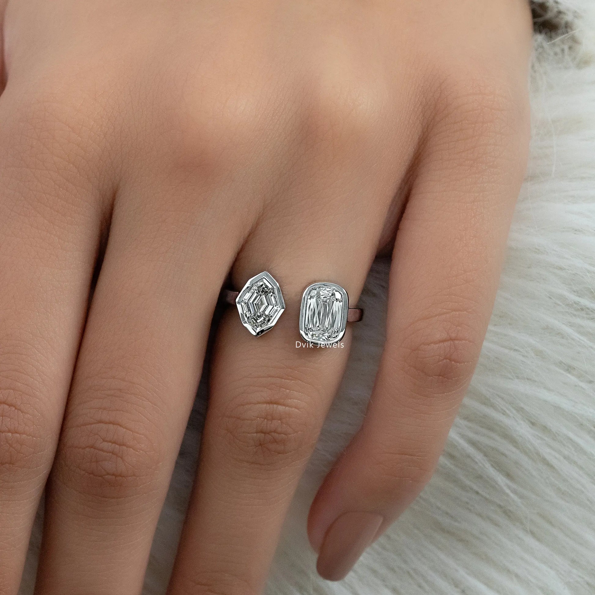 Criss Cut & Step Cut Moval Lab Diamond Toi Moi Ring Ring