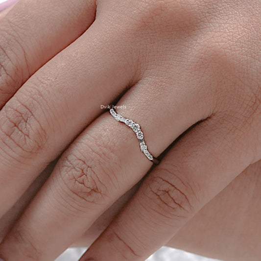 V Shaped Baguette And Round Lab Diamond Ring