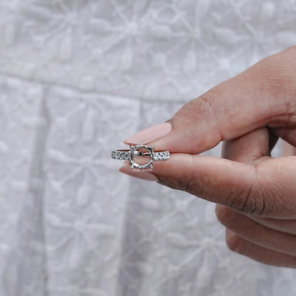 Round Shape Semi Mount Accent Engagement Ring
