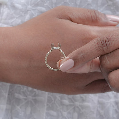 Round Shape Semi Mount With Accent Ring