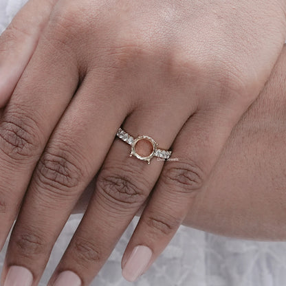 Round Shape Semi Mount With Accent Ring