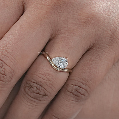 1 Carat Pear Cut Diamond Curved Ring
