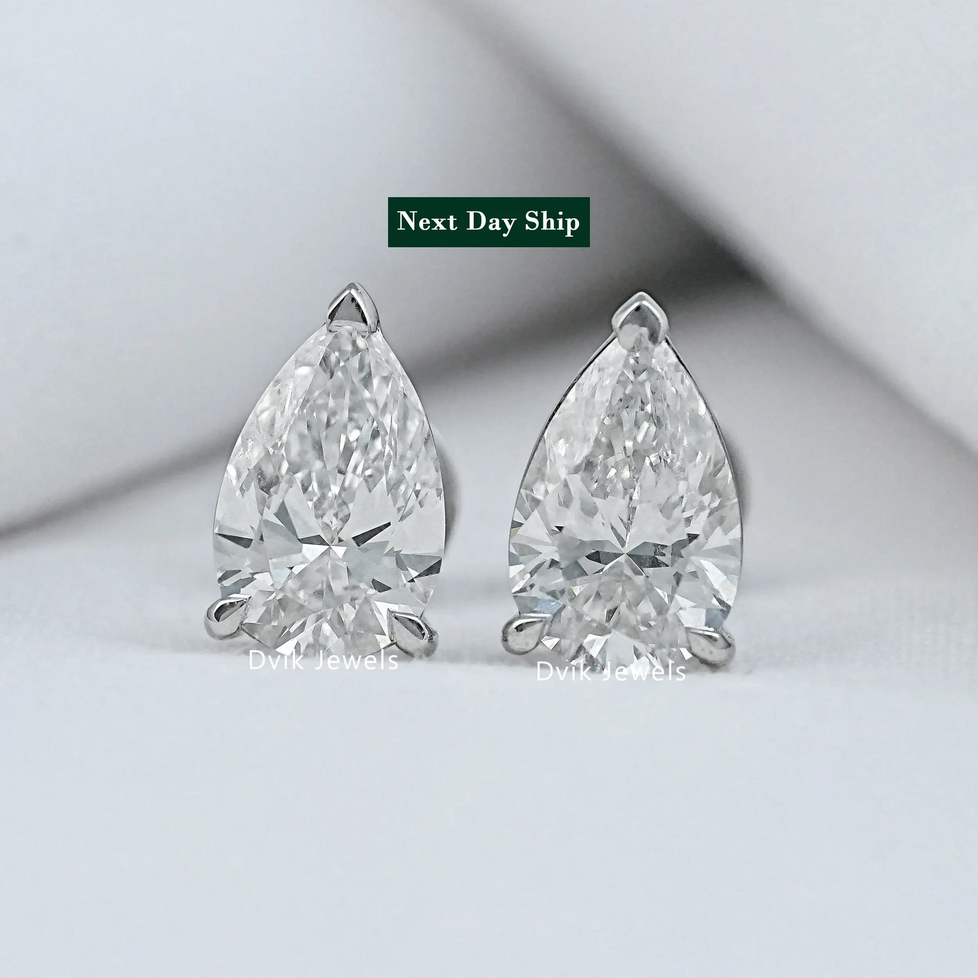 Pear Lab Diamond Stud Earrings Earrings