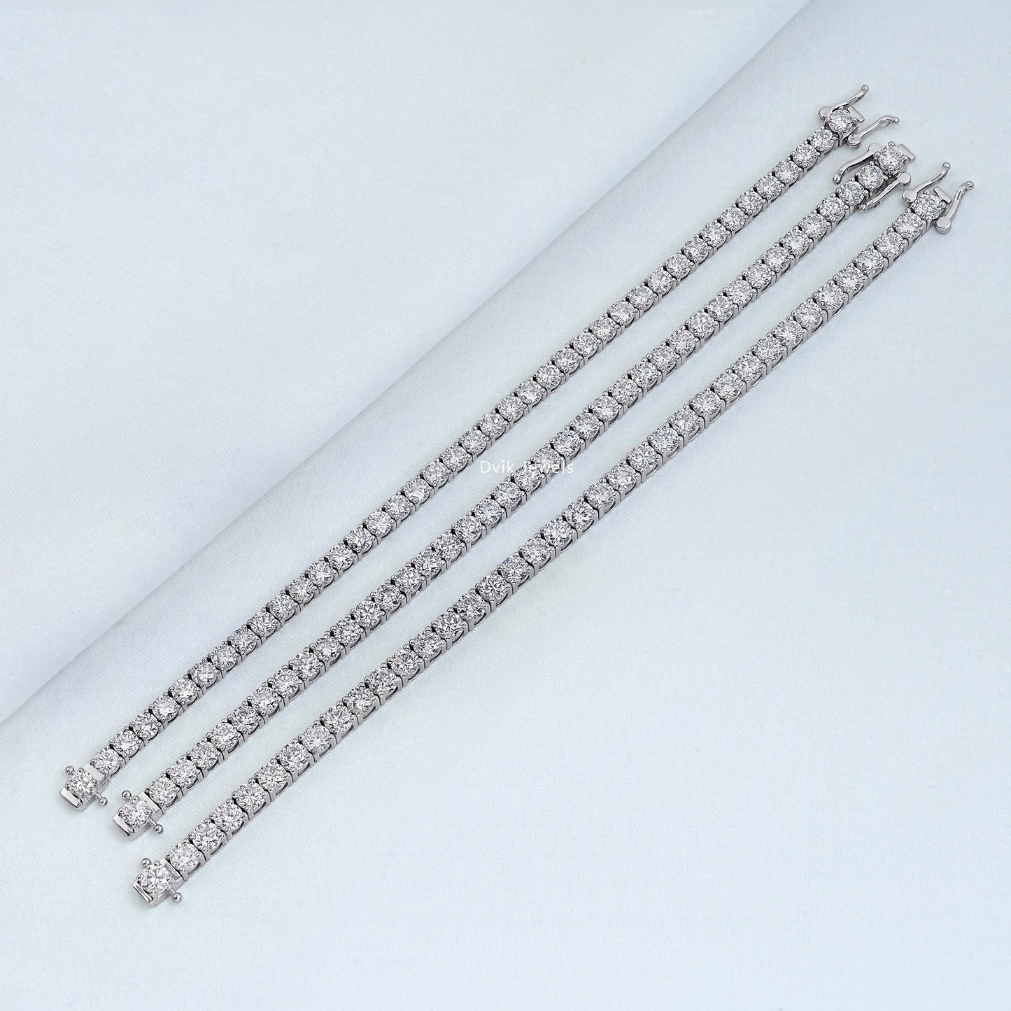 Round Cut Diamond Tennis Bracelet For Her