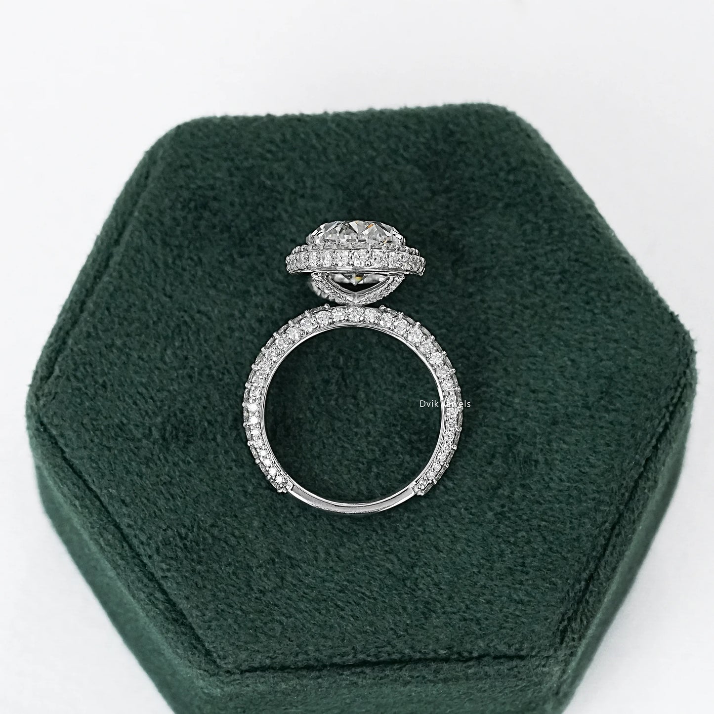 Brilliant Oval Cut Halo Diamond Engagement Ring