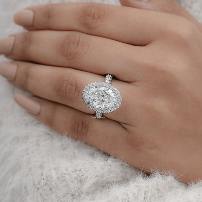 Brilliant Oval Cut Halo Diamond Engagement Ring