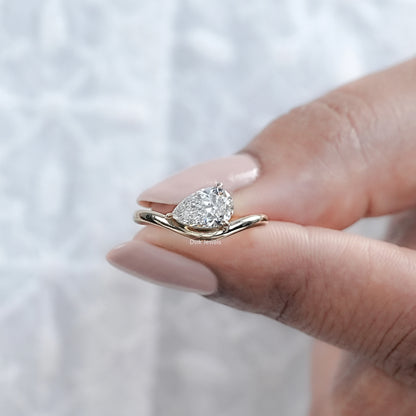 1 Carat Pear Cut Diamond Curved Ring