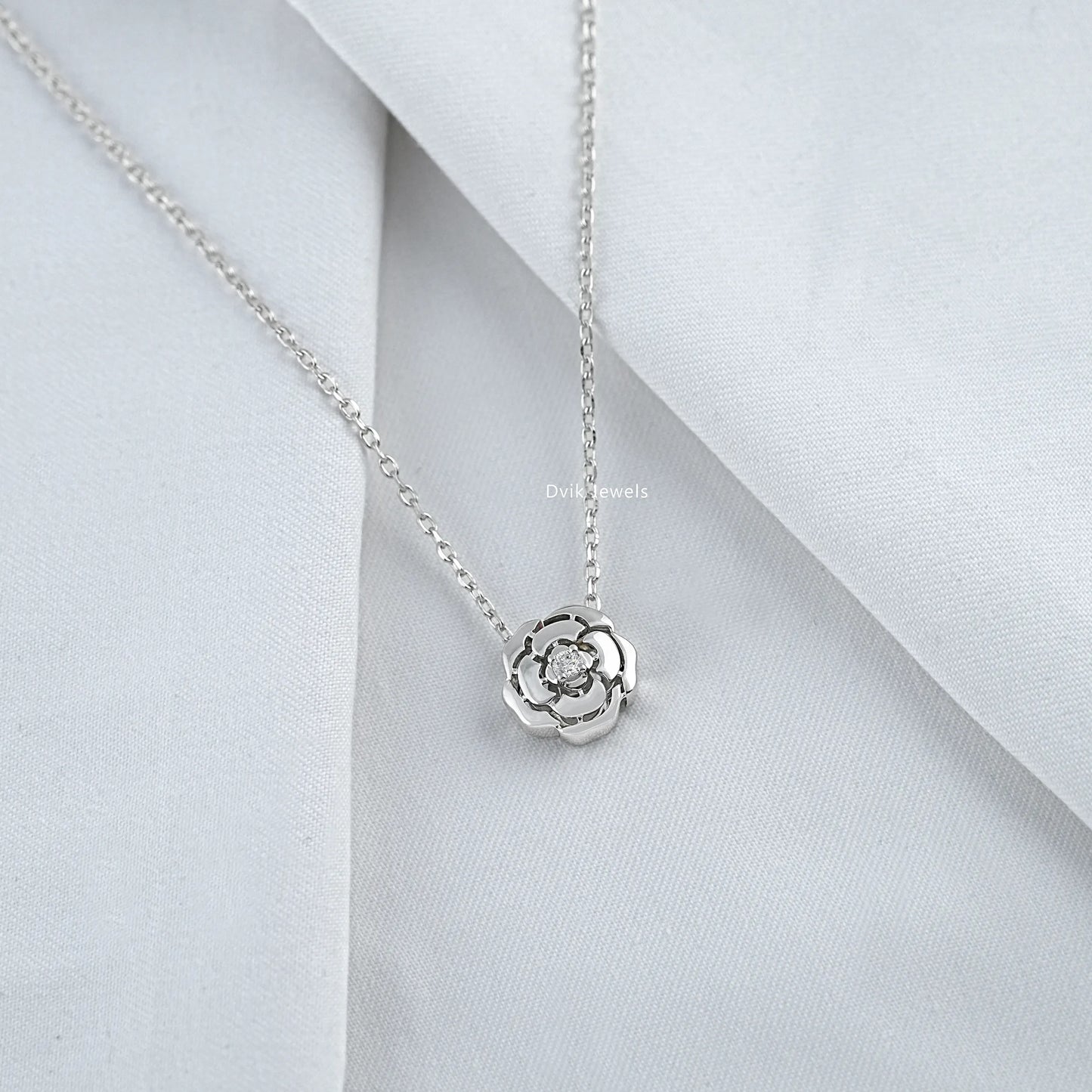 Round rose floral necklace pendant for women, easy to wear daily