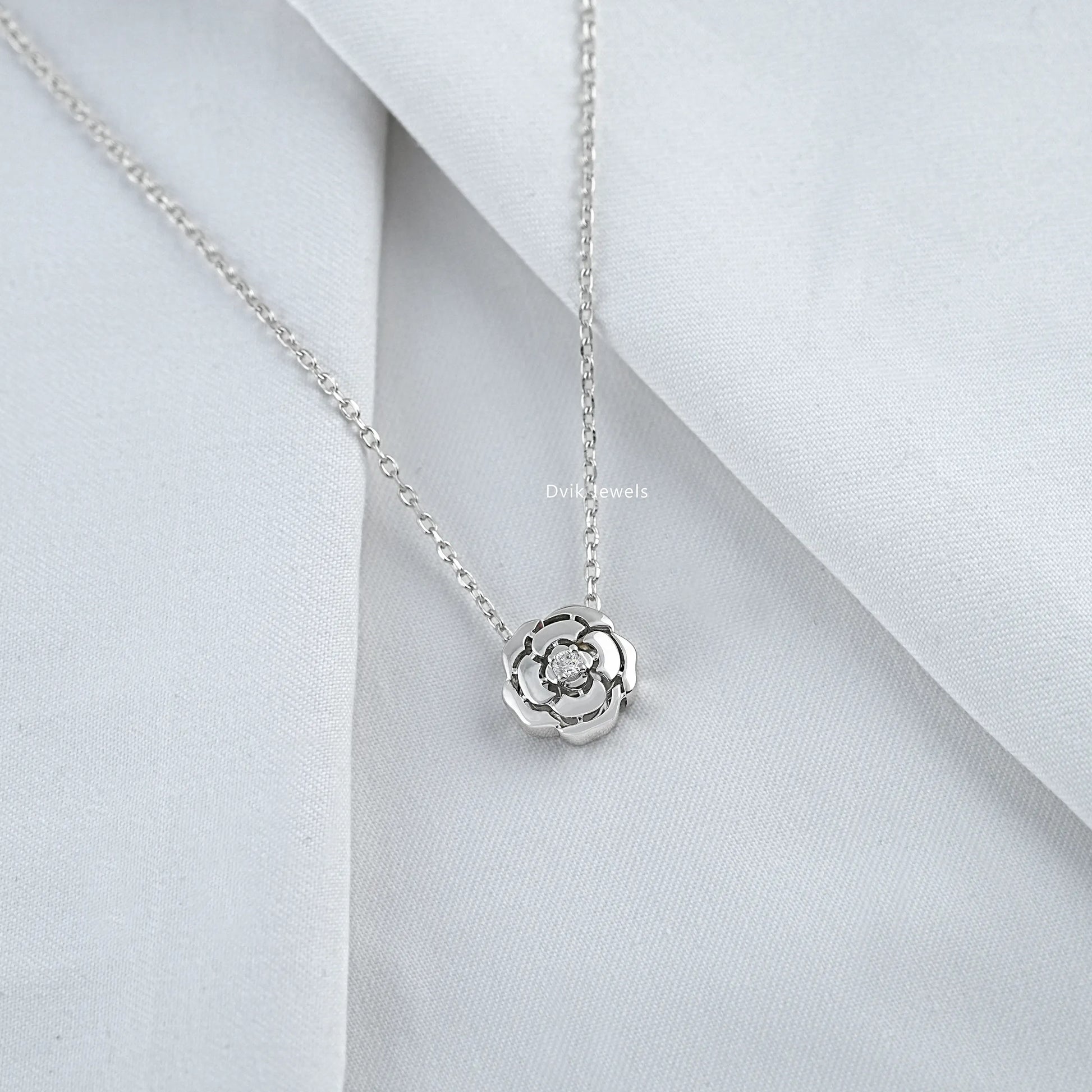 Round rose floral necklace pendant for women, easy to wear daily