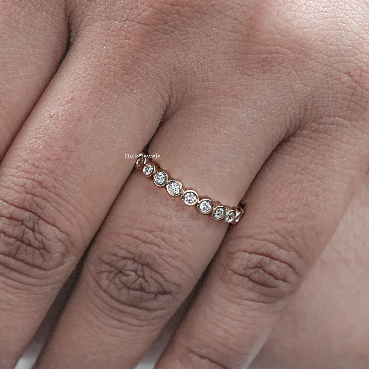 Round Cut Diamond Bezel Set Full Eternity Band Band