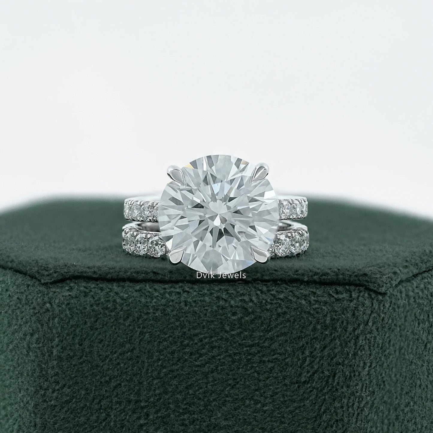 Round Cut Diamond Bridal Wedding Ring Set