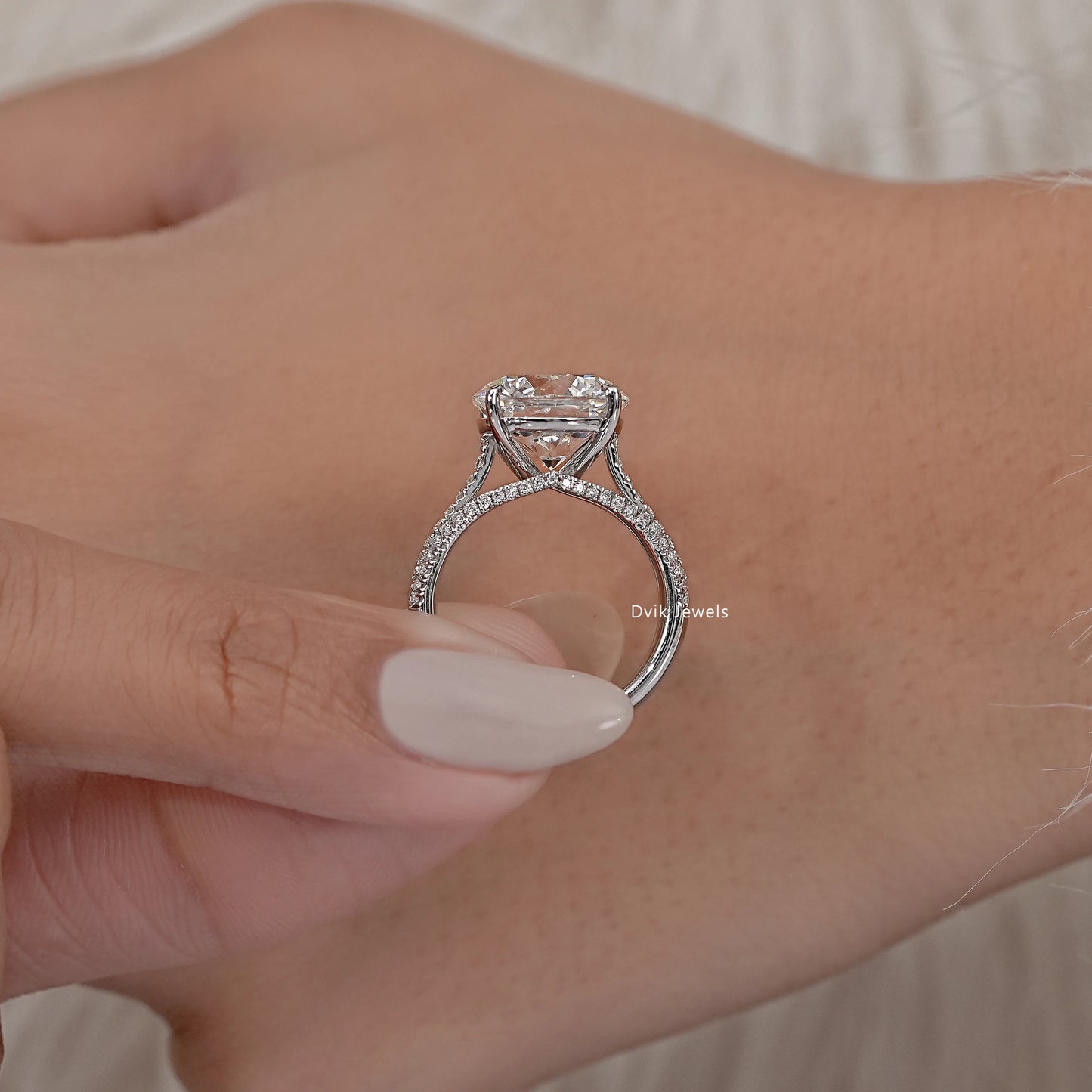 Round Cut Diamond Split Shank Pave Ring
