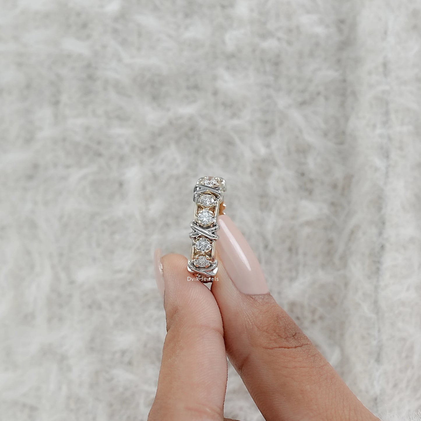 Round Diamond Band with Criss Cross Pattern