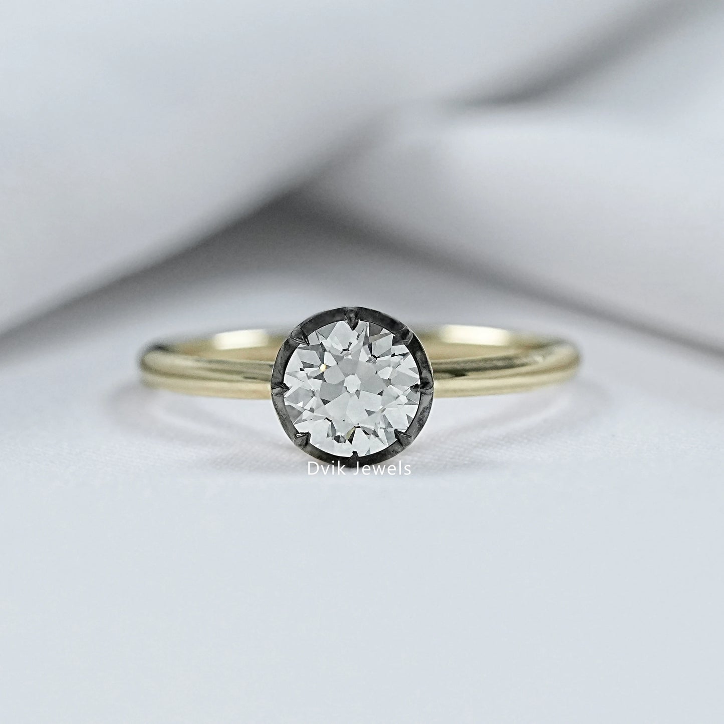 Simple vintage engagement rings in 14k gold with a classic look.