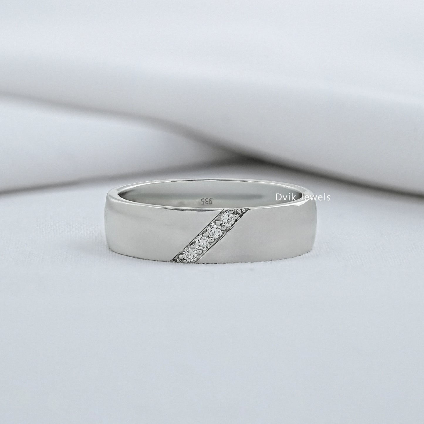 Round Cut Lab Diamond Men's Band