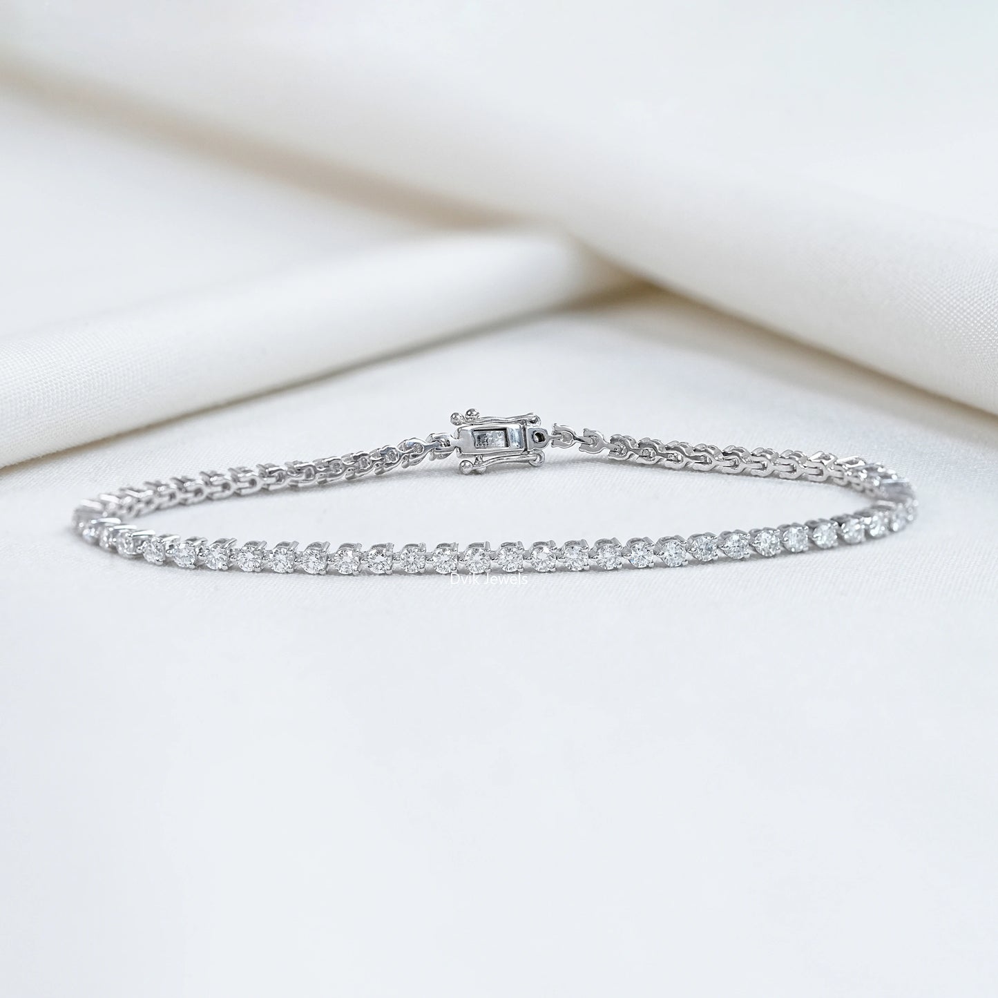 Round Lab Grown Diamond Tennis Bracelet