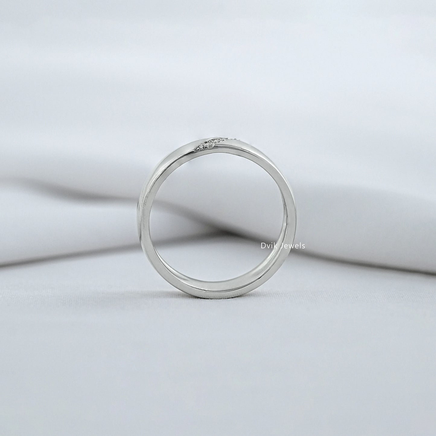 Round Cut Lab Diamond Men's Band