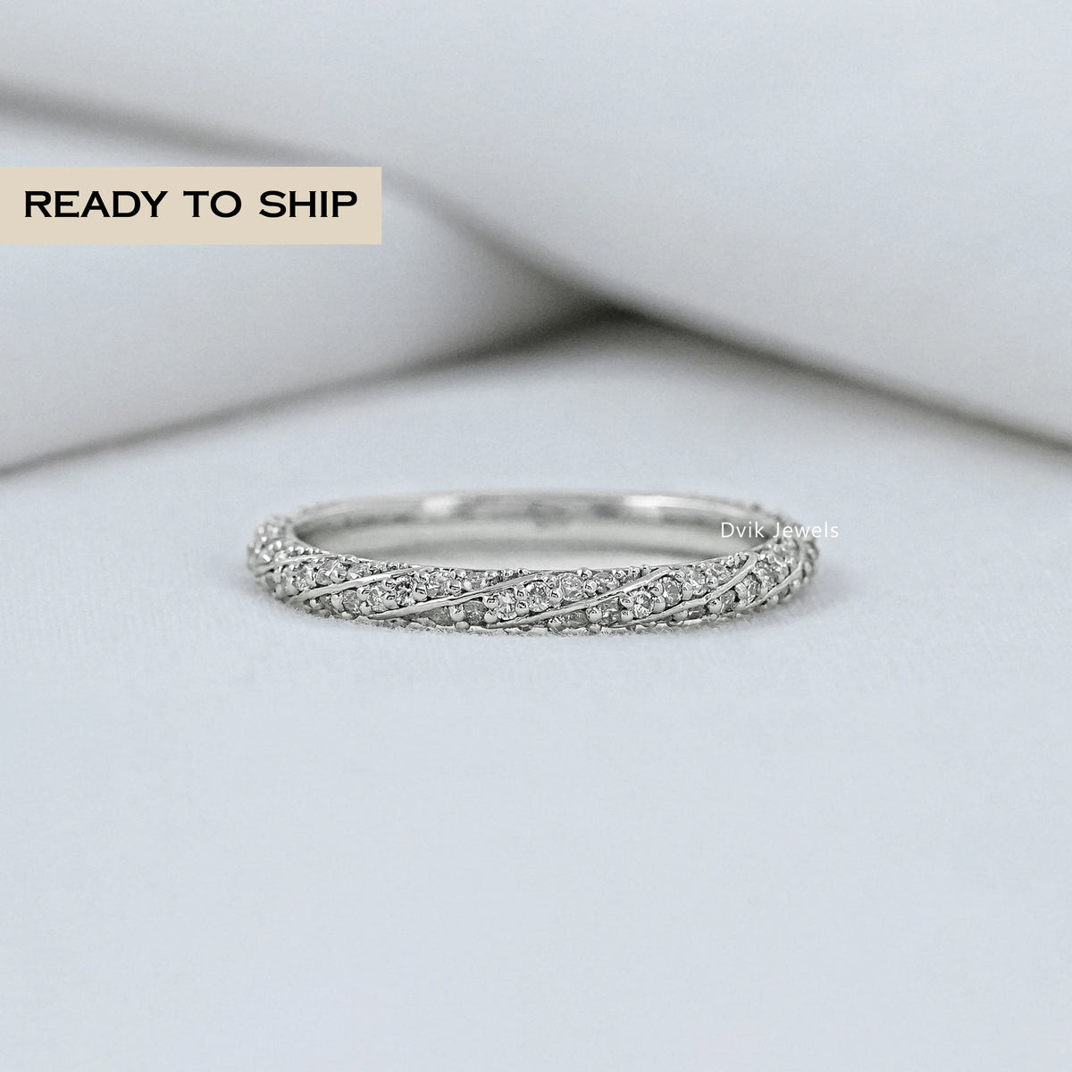 Twist Round Cut Pave Diamond Band