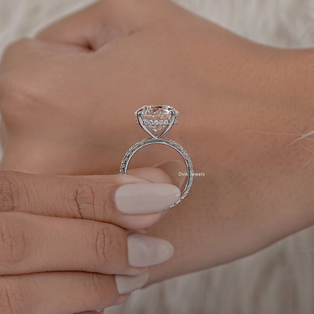 Round Cut Diamond Wedding Ring Set