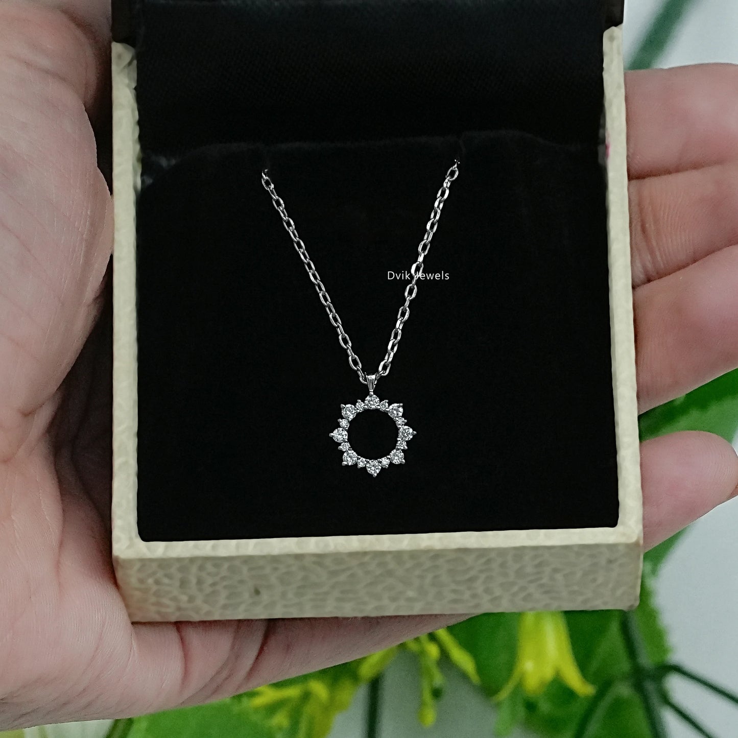 Floral Style Round Diamond Dainty Pendant Pendant