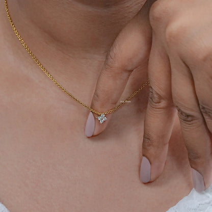 Round Diamond Floral Style Minimalist Pendant