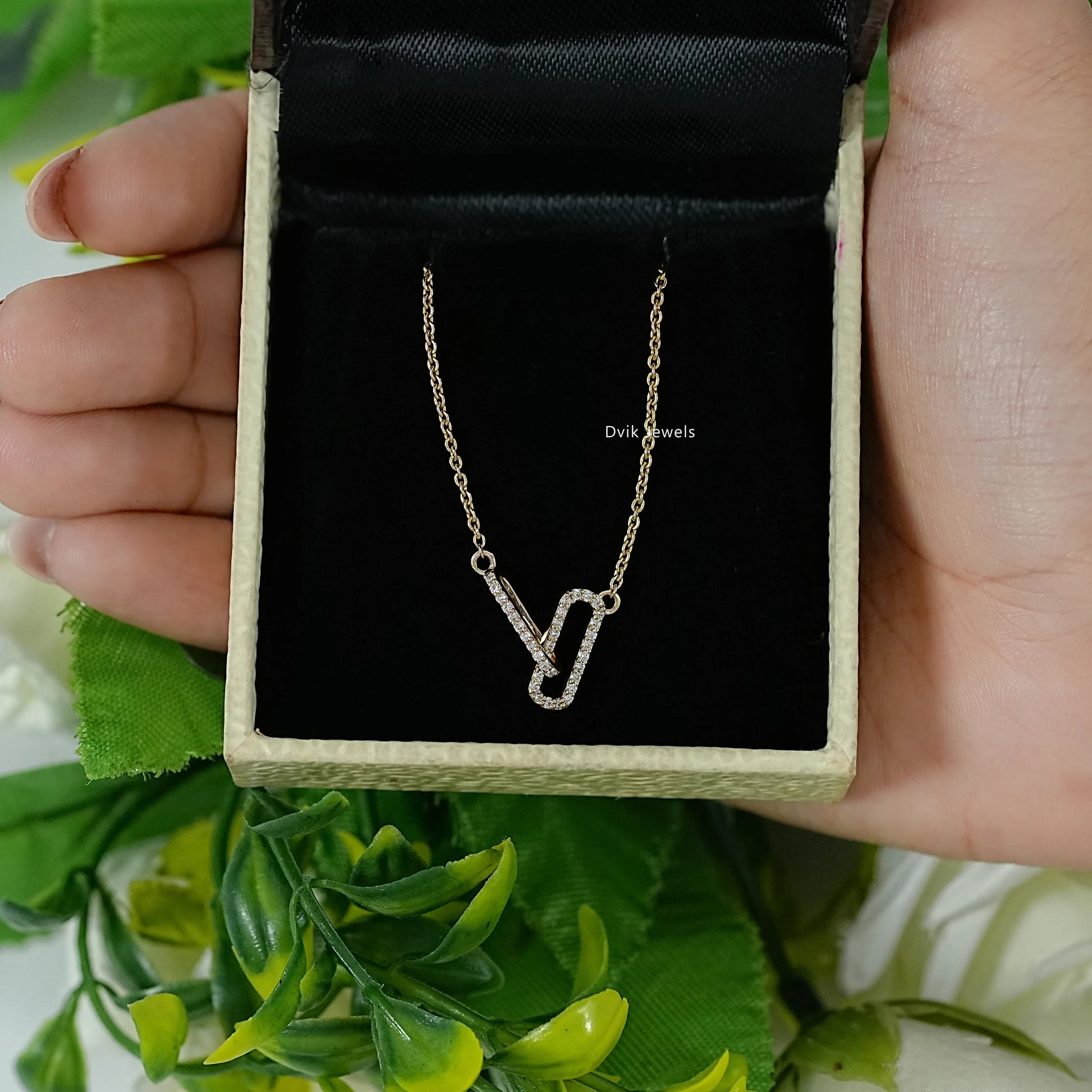 Round Lab Diamond Open Rectangle Double Link Pendant Pendant