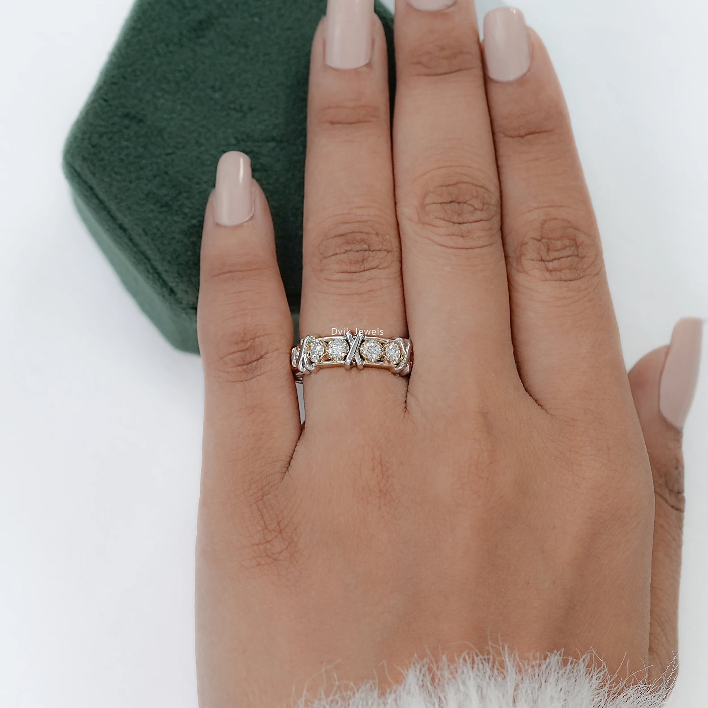 Round Diamond Band with Criss Cross Pattern