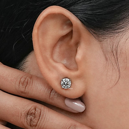 Round Lab Grown Diamond Stud Earring