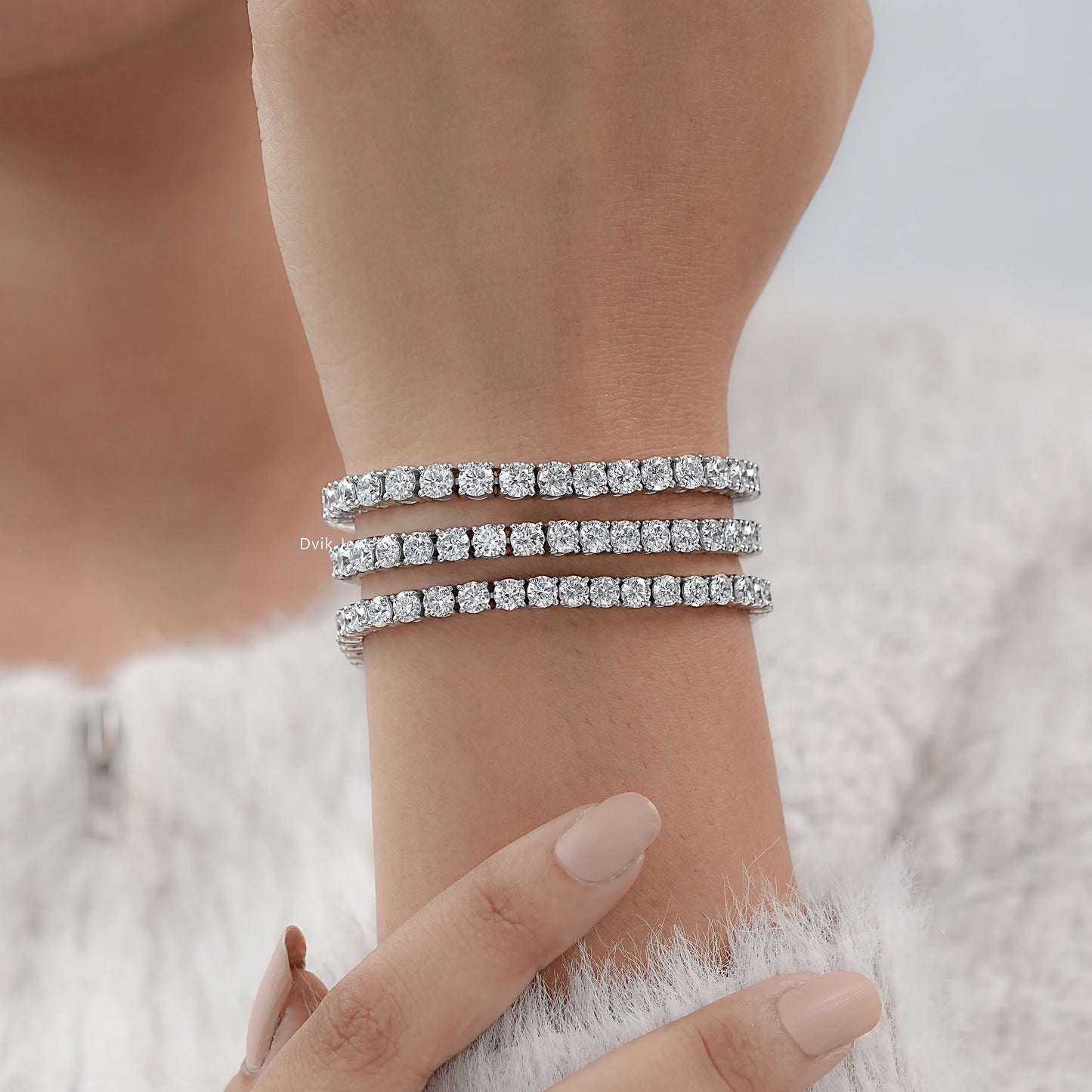 Round Cut Diamond Tennis Bracelet For Her