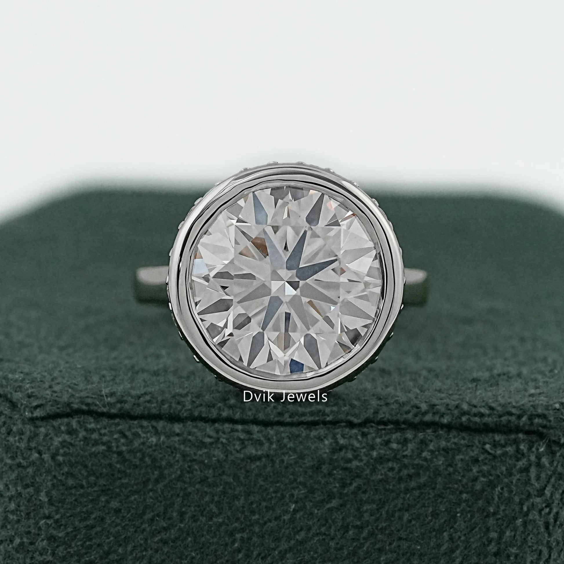 Round Lab Diamond Bezel Set Hidden Halo Solitaire Ring Ring