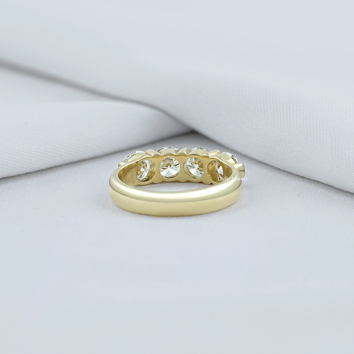 Round Lab Grown Diamond Wedding Band