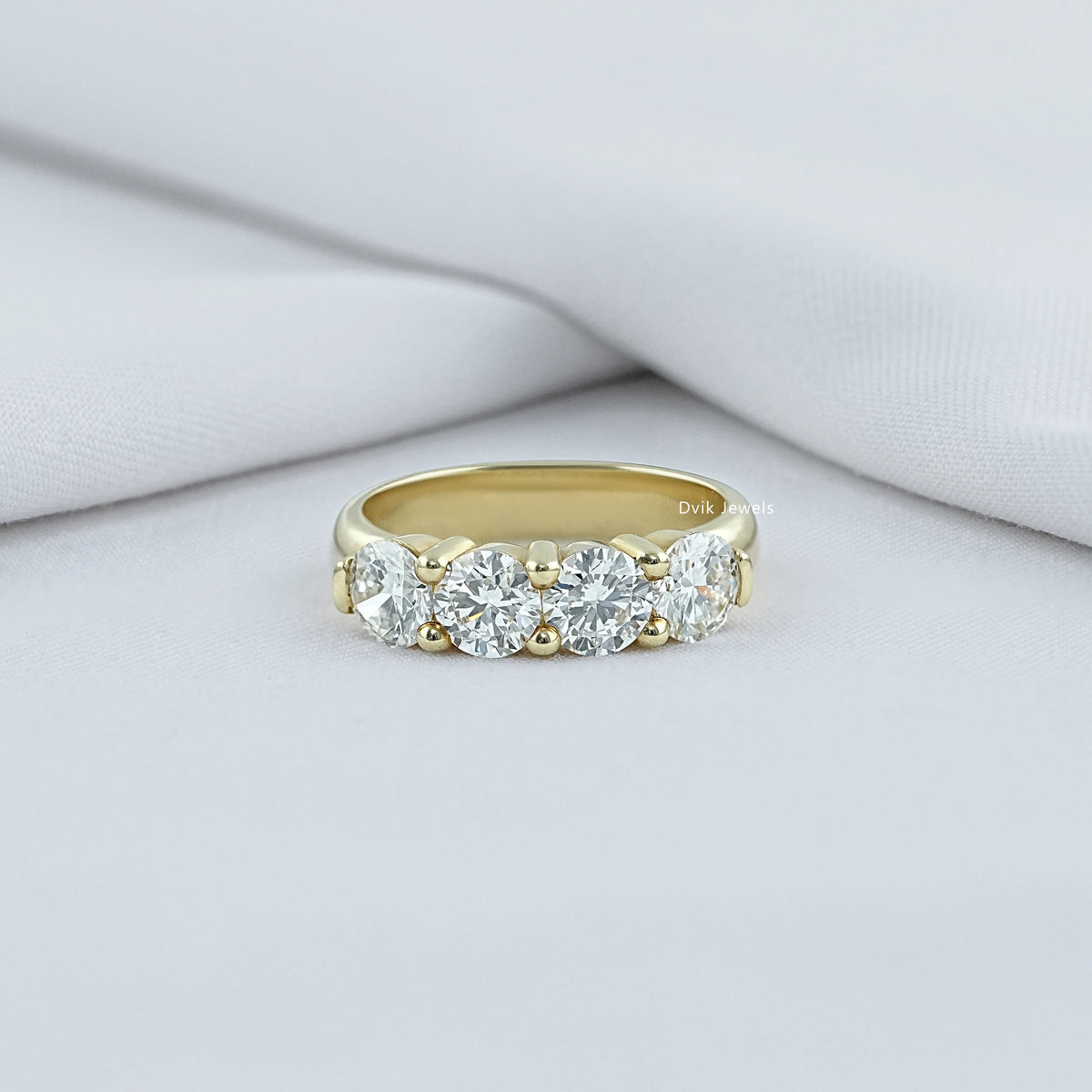 Round Lab Grown Diamond Wedding Band
