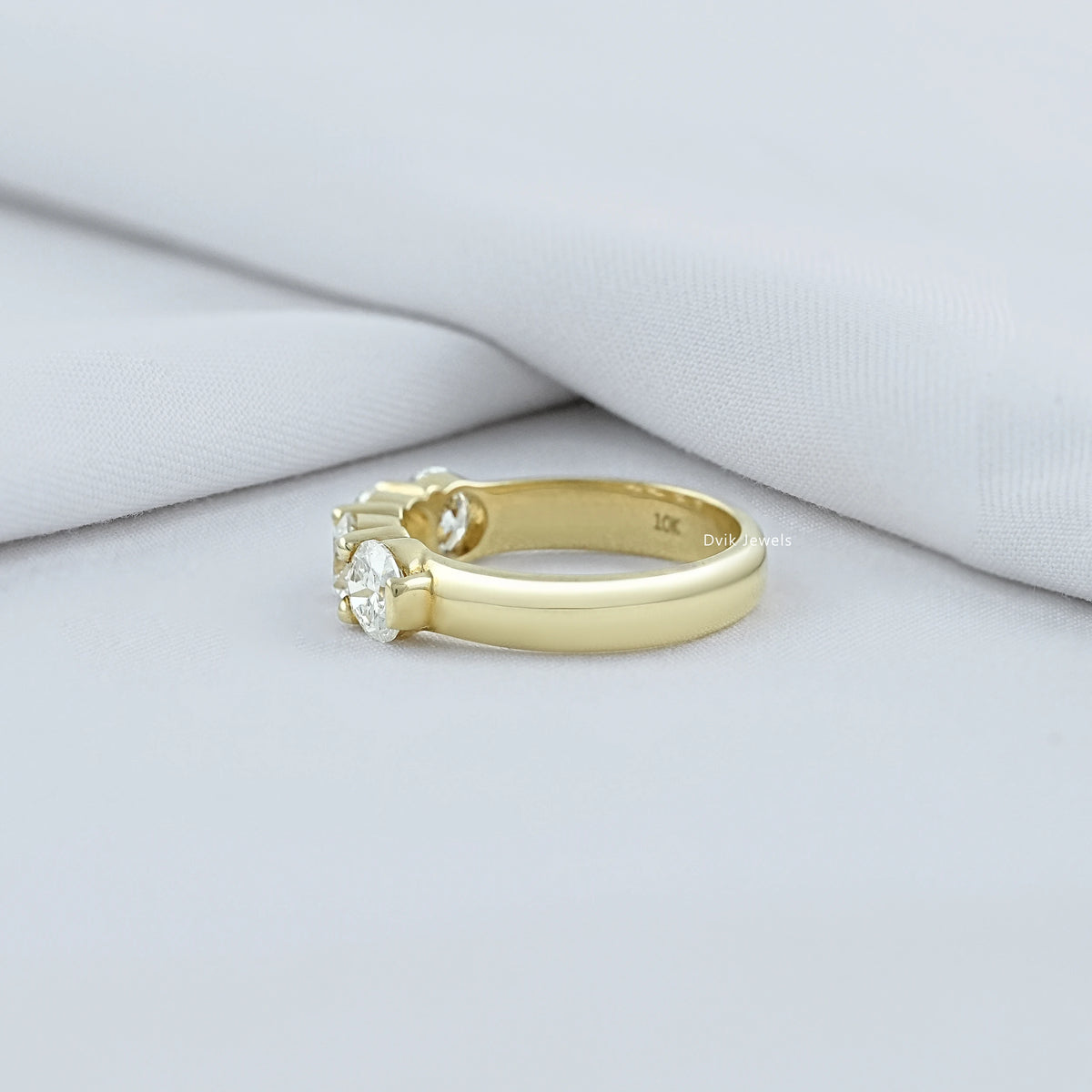 Round Lab Grown Diamond Wedding Band
