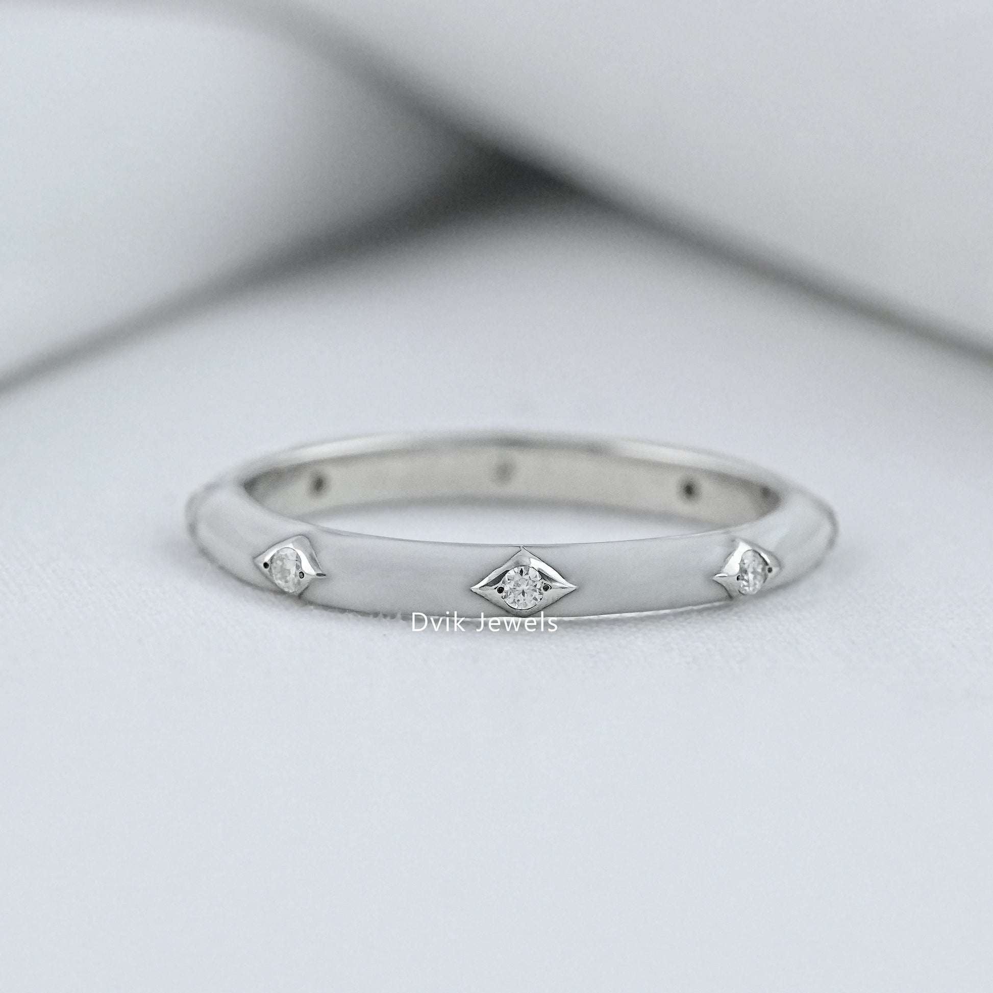 white enamel ring white gold star setting round diamonds view