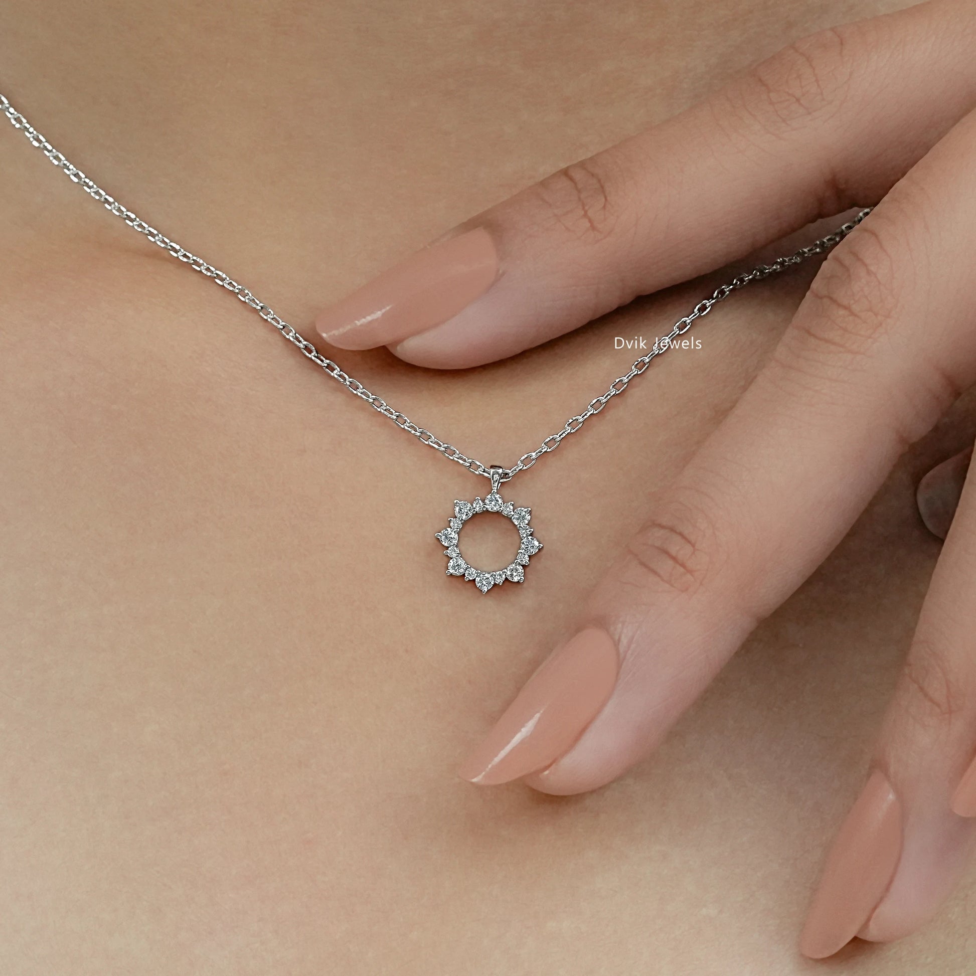 Floral Style Round Diamond Dainty Pendant Pendant