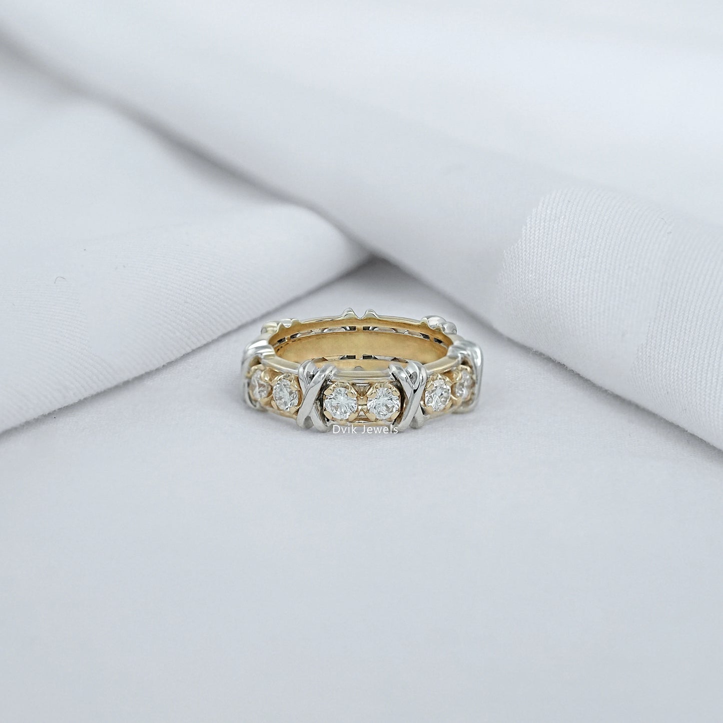 Round Diamond Band with Criss Cross Pattern
