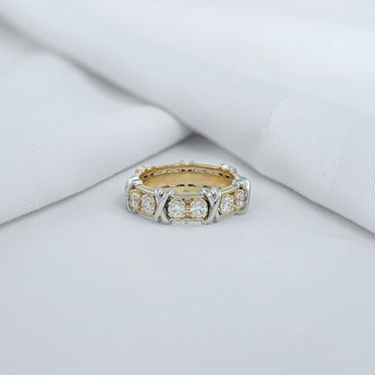 Round Diamond Band with Criss Cross Pattern