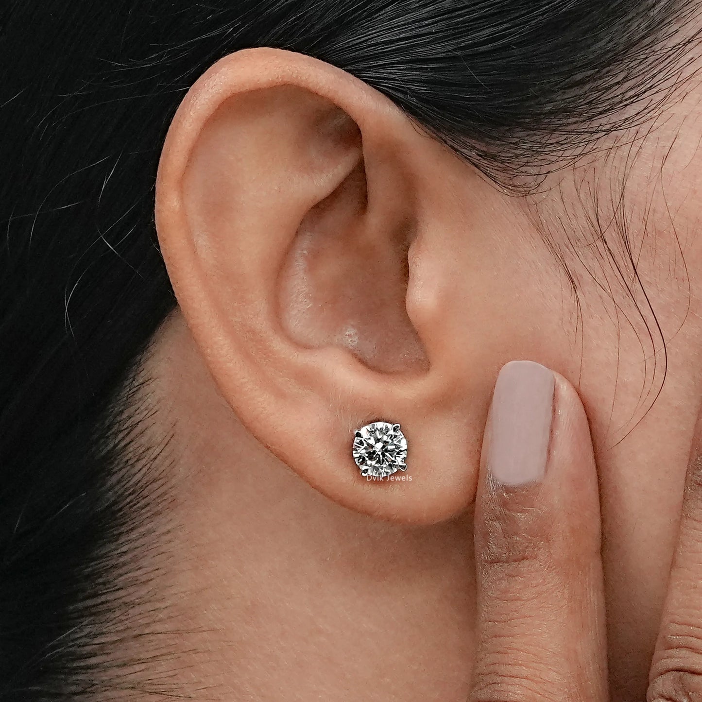 Round Lab Grown Diamond Stud Earring