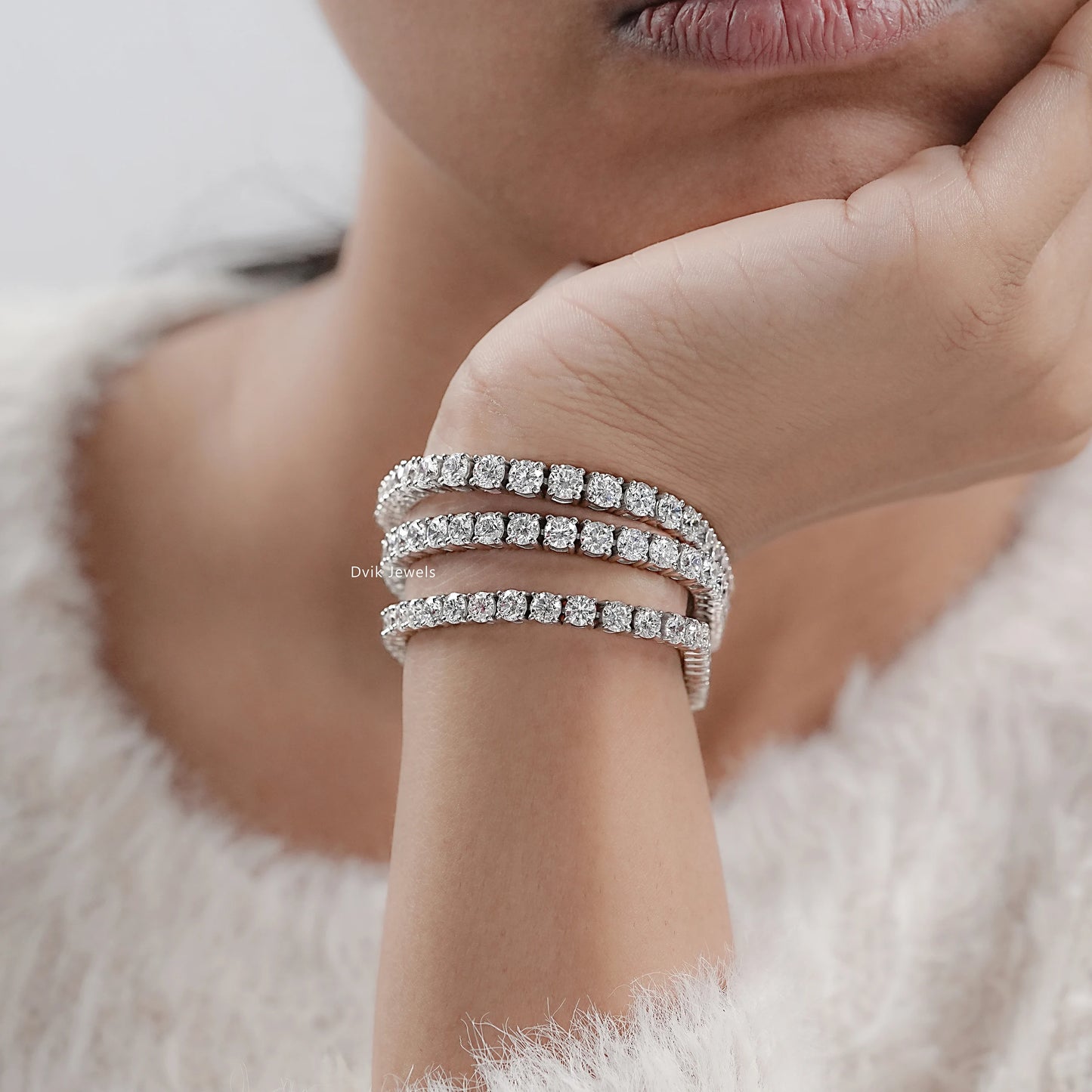 Round Cut Diamond Tennis Bracelet For Her