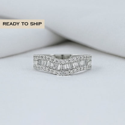 Tapered Baguette & Round Diamond Three Row Curved Band