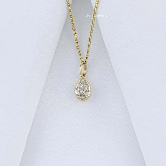Dvik Jewels Pear Shaped Necklace in 14kt Yellow Gold