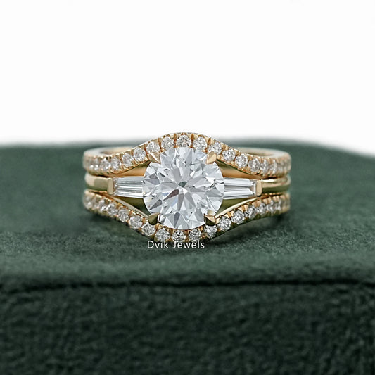 Round Diamond Bridal Ring Set with Baguette Accent