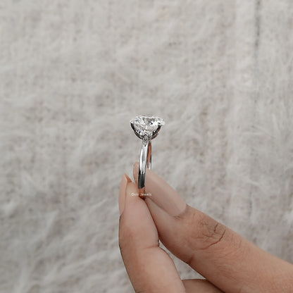 Round Cut Diamond Solitaire Engagement Ring
