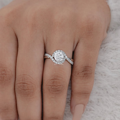 Round Cut Halo Diamond Engagement Ring