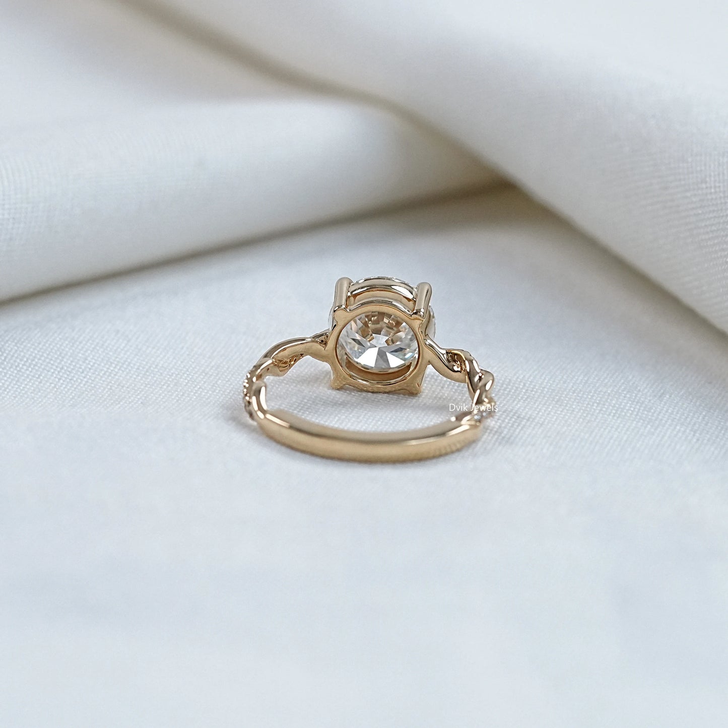 Twisted Round Lab Diamond Wedding Ring