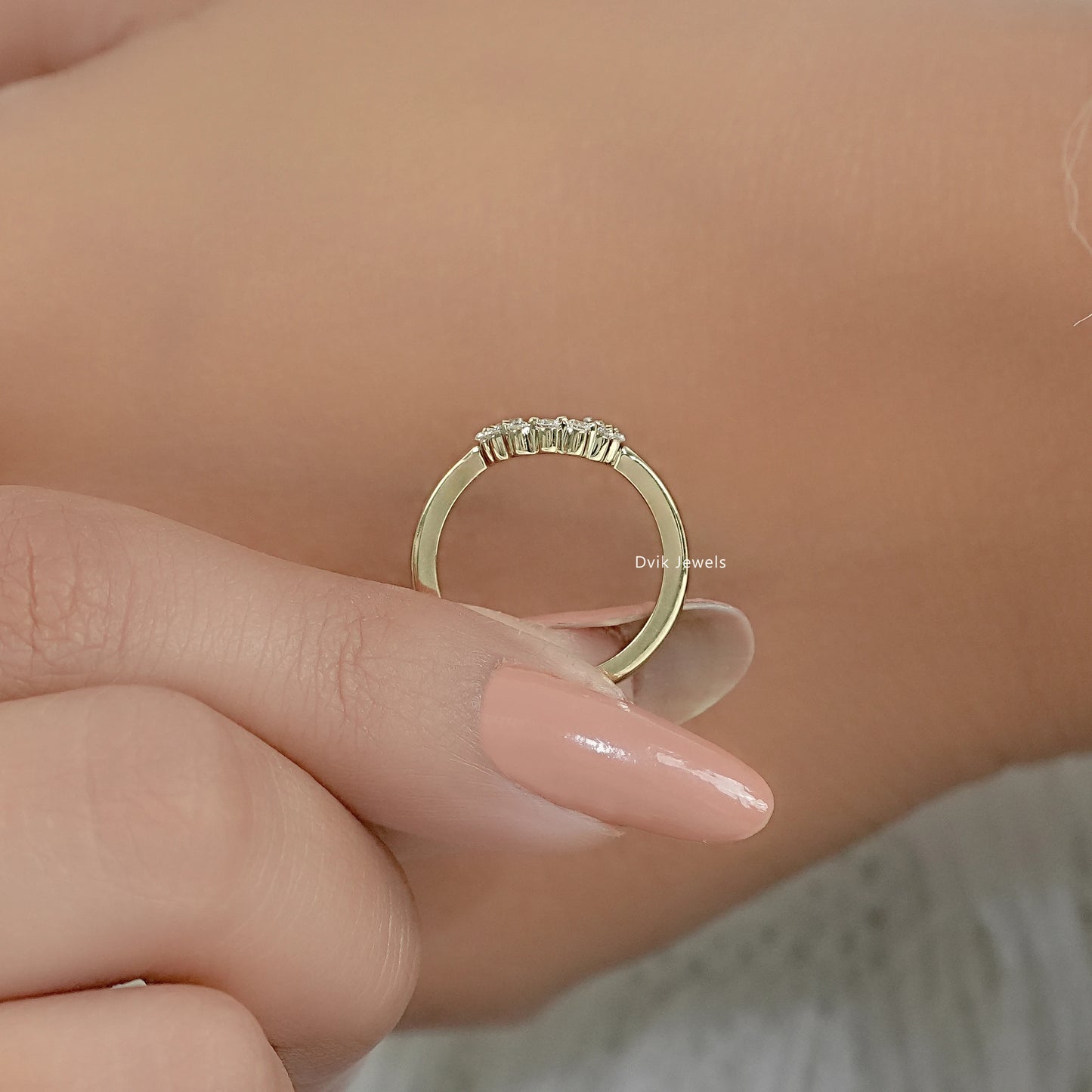 Round Lab Diamond Horseshoe Open Minimal Ring Ring