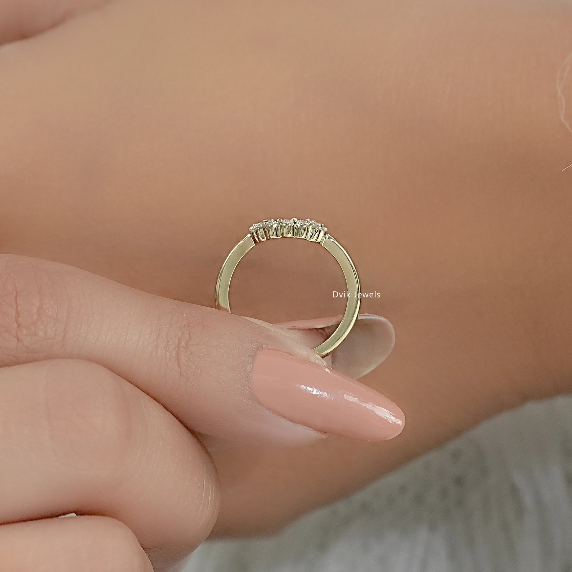 Round Lab Diamond Horseshoe Open Minimal Ring Ring