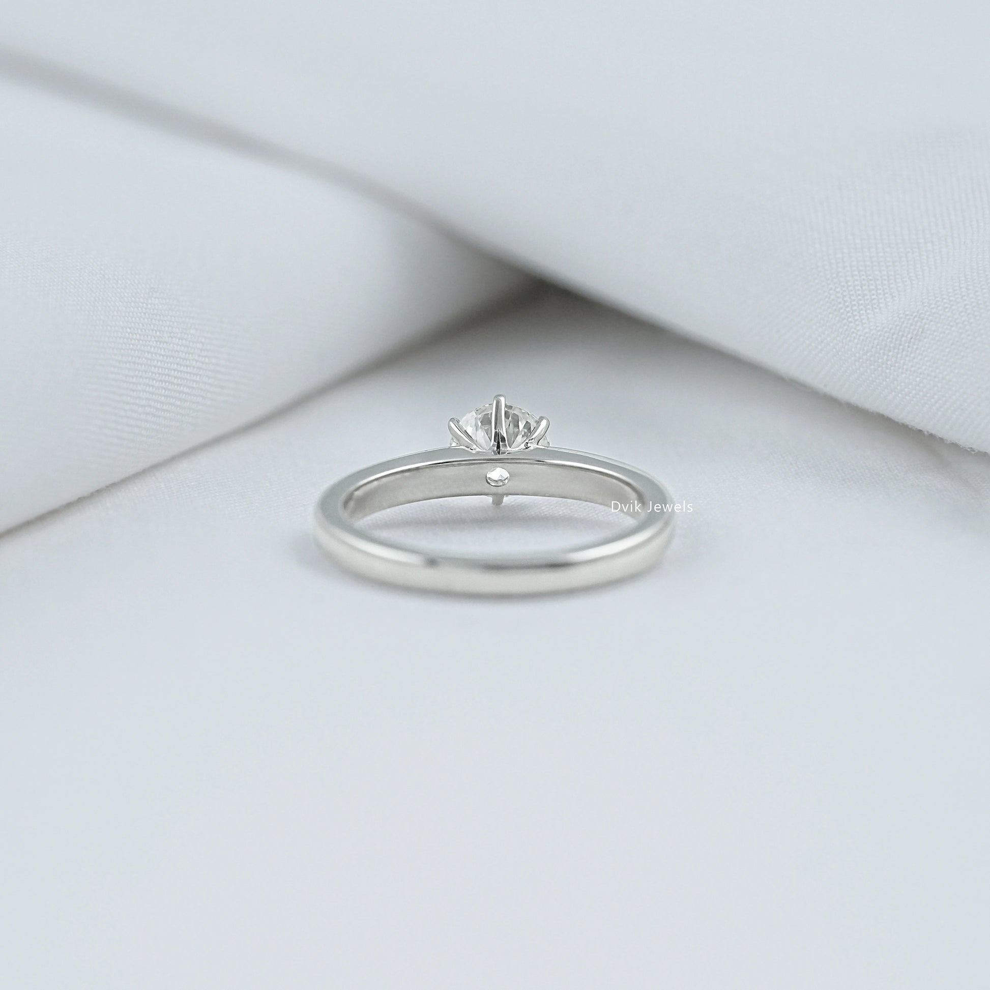 Round Diamond Solitaire Promise Ring Ring