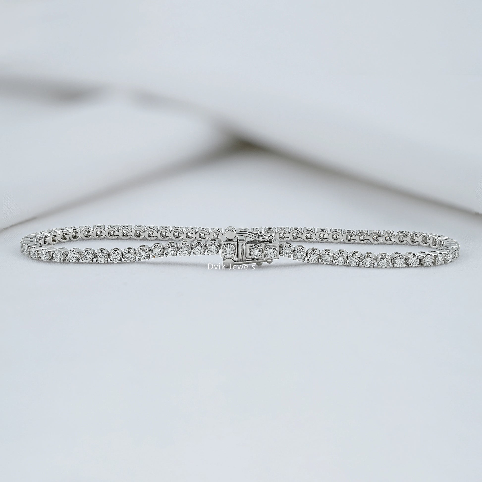 Round Lab Grown Diamond Tennis Bracelet Bracelet